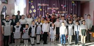 В школе прошел ежегодный фестиваль патриотической песни "Пою тебе, моя Россия!"