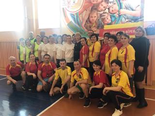 5 февраля члены первичных профсоюзных организаций общеобразовательных учреждений Шемуршинского района  встретились в спортивном зале МБОУ «Шемуршинская СОШ»