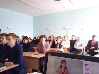 Учащиеся школы -участники Всероссийского открытого урока «Защитники мира»