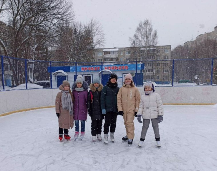 В рамках проекта "Каникулы в БезОпасности" в МАОУ "СОШ 40" г.Чебоксары в период зимних каникул организован онлайн лагерь "Новогодний калейдоскоп"