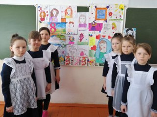 Выставка детских рисунков ««8 марта – мамин праздник!»