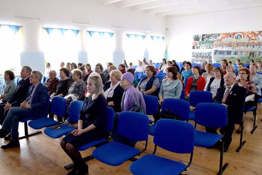 В Красночетайской школе торжественно открыли Год педагога и наставника