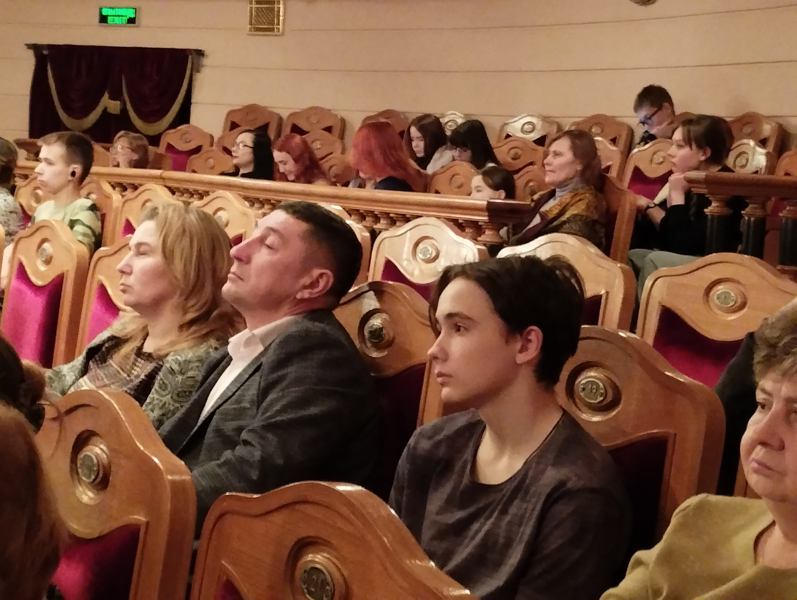8Б класс посетил Чувашский академический драматический театр им. К. В. Иванова