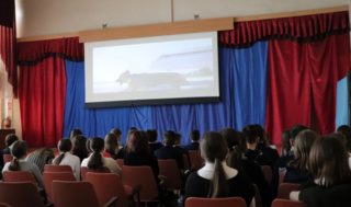Просмотр фильма «Пальма» в Моргаушской школе.
