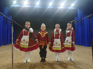 Ансамбль «До-ми-соль-ка» участники зонального этапа открытого фестиваля-конкурса детского творчества «Жемчужинки Чувашии - 2023»