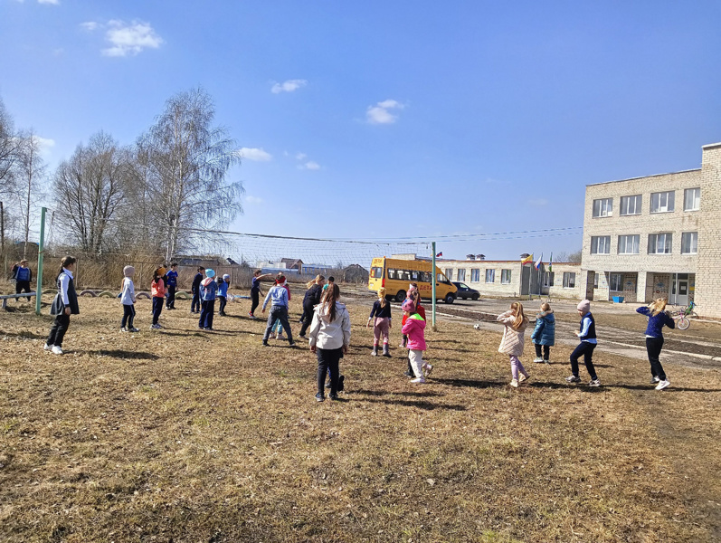 «Подвижные игры на свежем воздухе».