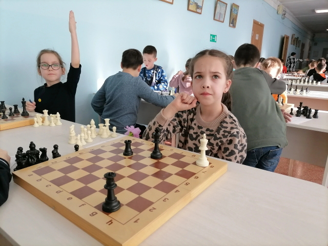19 марта 2023 года  в школьном шахматном клубе "Ход конём" стартовали квалификационные турниры с нормами 1-го, 2-го и 3-го разряда