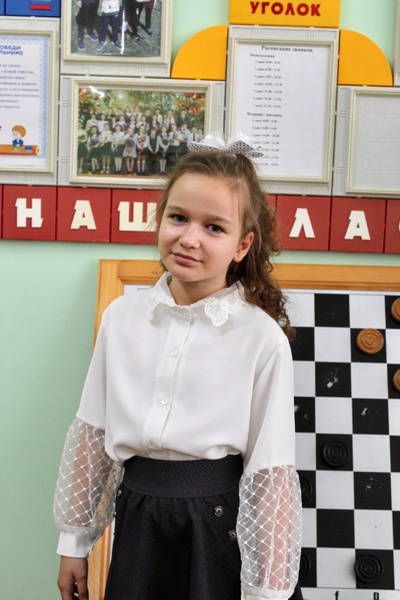 Ученица 4б класса гимназии Летина Мария стала призером интеллектуальных игр младших школьников по русскому языку в 4-х классах