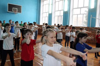 Ученики  Ахматовской средней школы присоединились к   Всероссийской   акции  «Будь здоров!»