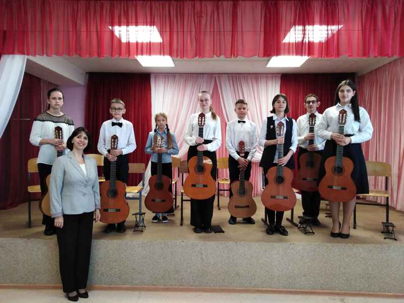 Весенний концерт гитарной музыки класса преподавателя Родионовой Л.В.