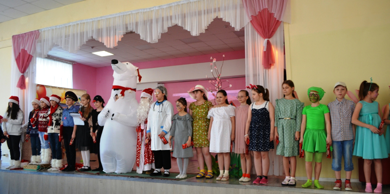 В школе прошли показательные выступления школьного театрального коллектива «Буратино»