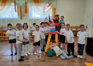 С 10 по 14 апреля в подготовительной группе компенсирующей направленности для детей с ТНР "Солнышко" прошла под девизом "Поехали!"