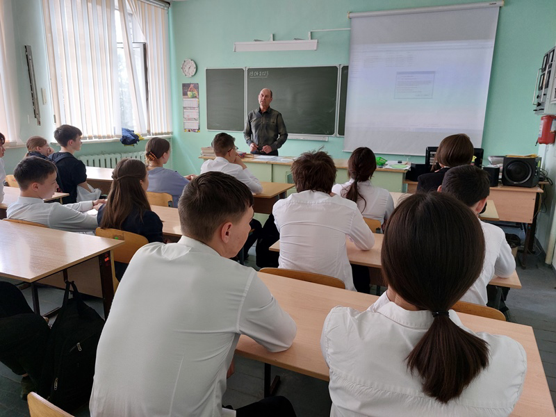 Девятиклассники познакомились с профессиями, которые можно получить в Мариинско – Посадском технологическом техникуме