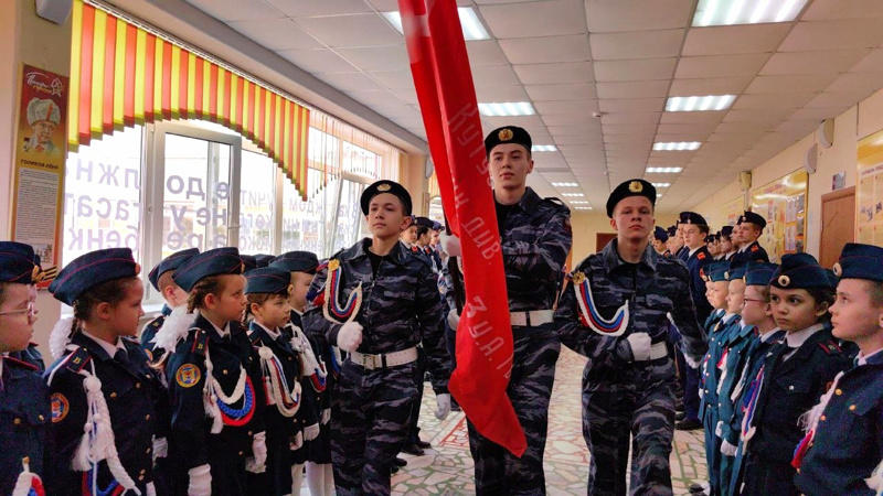 В преддверии 78-й годовщины Победы советского народа в Великой Отечественной войне столичная школа 40 присоединилась к патриотической акции «Часовой у Знамени Победы»