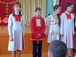 denj-chuvashskogo-yazika-v-iljinskoj-shkole-24-04-2023-lavr-13.jpg