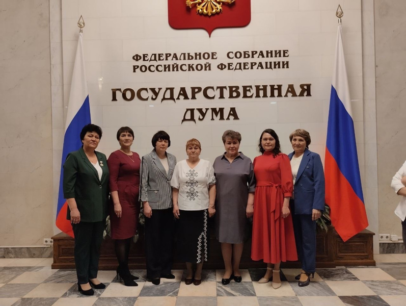 Мускаври Патшалӑх Думин  пӗчӗк залӗнче И.Я.Яковлев -  чӑваш халӑхӗшӗн нумай тӑрӑшнӑ просветитель ҫуралнӑранпа 175 ҫул ҫитнине халалласа ҫавра сӗтел иртрӗ