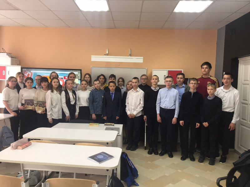 В рамках Недели чувашского языка сегодня в нашей школе состоялась встреча с Еленой Викторовной Михайловой (Енькка)