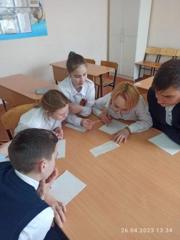 В рамках недели чувашского и русского языка в 8б классе школы №1 прошло внеклассное мероприятие,