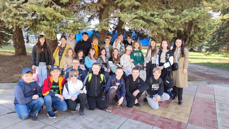 27 апреля ученики 6" А" класса сходили в кинотеатр "Сеспель" на фильм "Вызов".