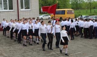 В школе прошёл «Смотр строя и песни», посвященный Дню Победы.