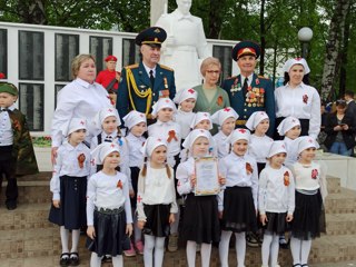 Маленькие медсестры заняли 2 место в городском конкурсе "Парад дошкольников".