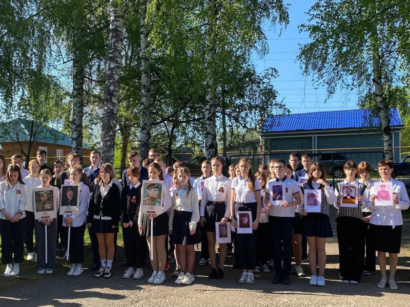 Школы города Алатыря приняли участие в акции "Бессмертный полк"