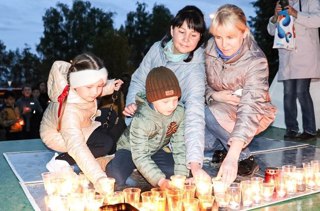 Накануне 78-годовщины со дня Победы в Великой Отечественной войне, в п. Кугеси прошла акция «Свеча памяти».