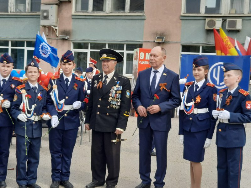 Кадеты 5 класса столичной школы 40 приняли участие в поздравлении ветеранов, тружеников тыла, организованном ООО ПК ЧАЗ