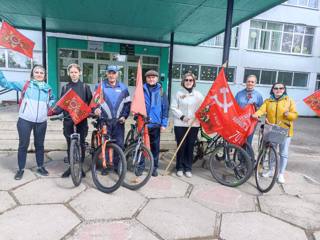 В преддверии Дня Победы педагоги гимназии совершили традиционный велопробег, посвященный строителям Сурского рубежа