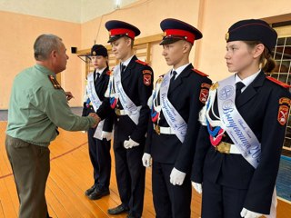 Лучшим кадетам  МБОУ «Комсомольской СОШ №2» присвоили воинские звания