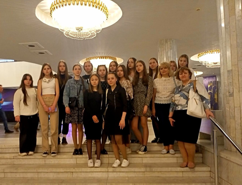 25 мая обучающиеся 8-х классов МАОУ "СОШ 40" г.Чебоксары посетили Театр оперы и балета