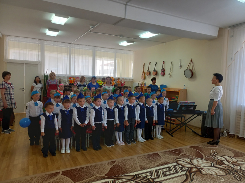 Празднуем День России в детском саду