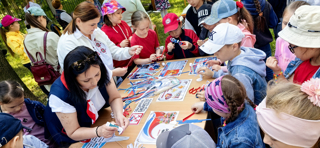 Воспитанники лагеря «Планета детства» приняли участие в празднике ко Дню России