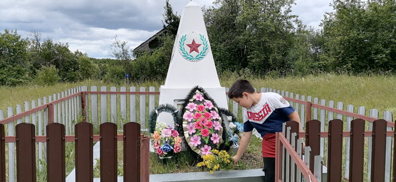 Акция «Памяти павших героев будьте достойны»