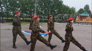 Конкурс "Равнение на знамёна"