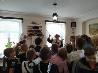 Обучающиеся Алтышевской средней школы  посетили музей купеческого и мещанского быта г. Мариинский Посад.