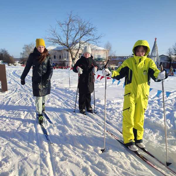 Обучающиеся школы открыли лыжный сезон