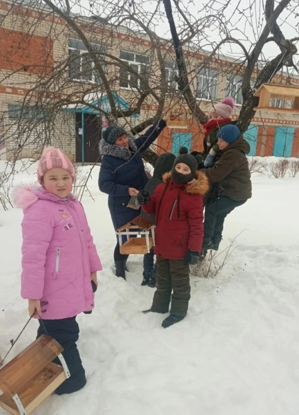 Акция "Поможем братьям нашим меньшим".