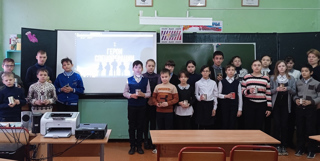 Стемасские школьники посмотрели фильм о героях спецоперации