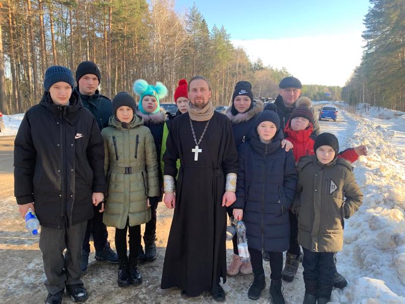 Ежегодно в праздник Крещения Господня воспитанники Шумерлинской школы-интерната приходят к роднику