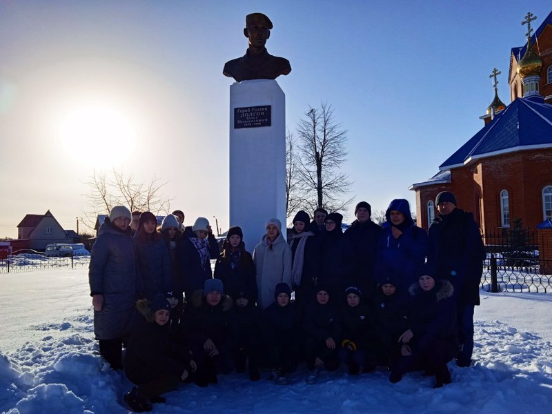 В МБОУ «Шемуршинская СОШ» прошли мероприятия, посвященные Герою России Олегу Долгову и всем тем, кто в наше время познал тяготы войны