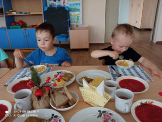 Правильное питание - основа здоровья человека.