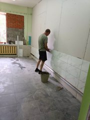 МБОУ «Яльчикская СОШ» Яльчикского муниципального округа в здании «Паха Пелу» продолжается  строительство школьного туалета для девочек