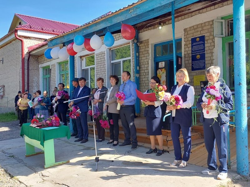 Первое сентября в нашей школе.