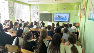 28 сентября в нашей школе прошли очередные профориентационные занятия  курса  "Россия-мои горизонты" по теме "Система образования России"