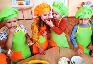 В детском саду начал свою работу кулинарный кружок "Супер-поварята"