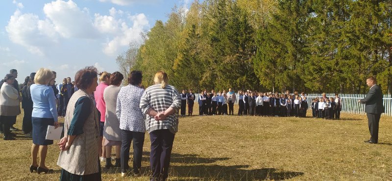 В МБОУ «Эльбарусовская СОШ» прошла  практическая тренировка по действиям работников и обучающихся школы.