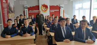 Старшеклассники встретились с полковником Ильиным Г.А.