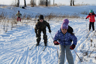 День здоровья собрал на лыжне самых маленьких школьников