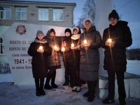 Школа участвует в акции памяти «Свеча в окне»